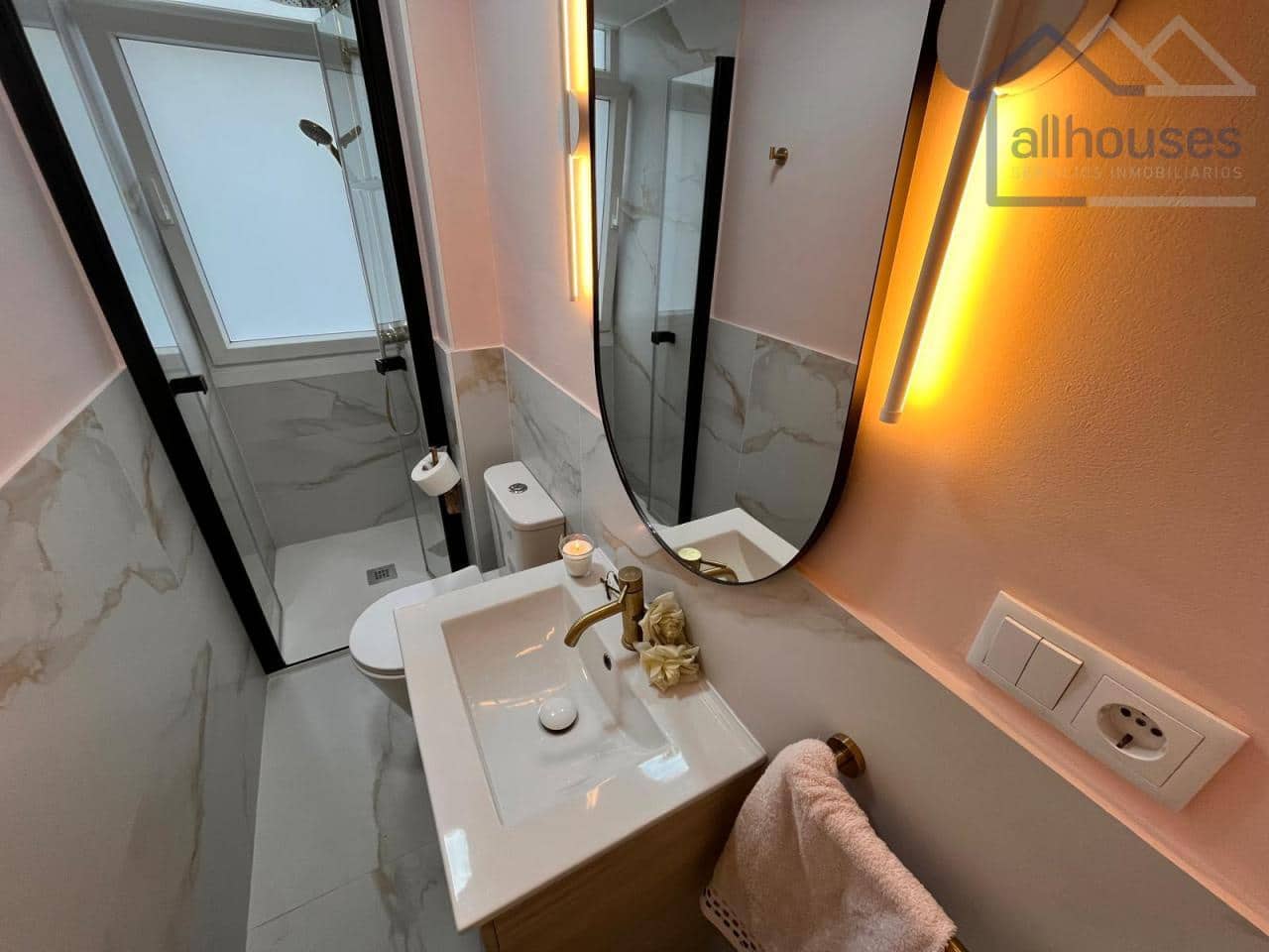 5 bedroom Flat for sale in Pontevedra city - € 300,000 (Ref: 9417265)