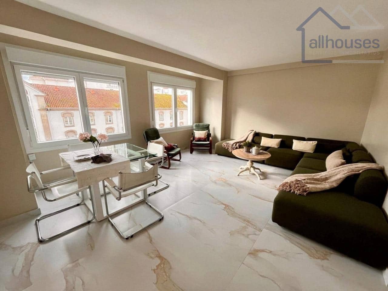 5 bedroom Flat for sale in Pontevedra city - € 300,000 (Ref: 9417265)