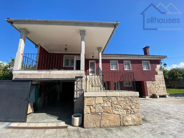 4 bedroom Townhouse for sale in Tui with garage - € 360,000 (Ref: 9417270)