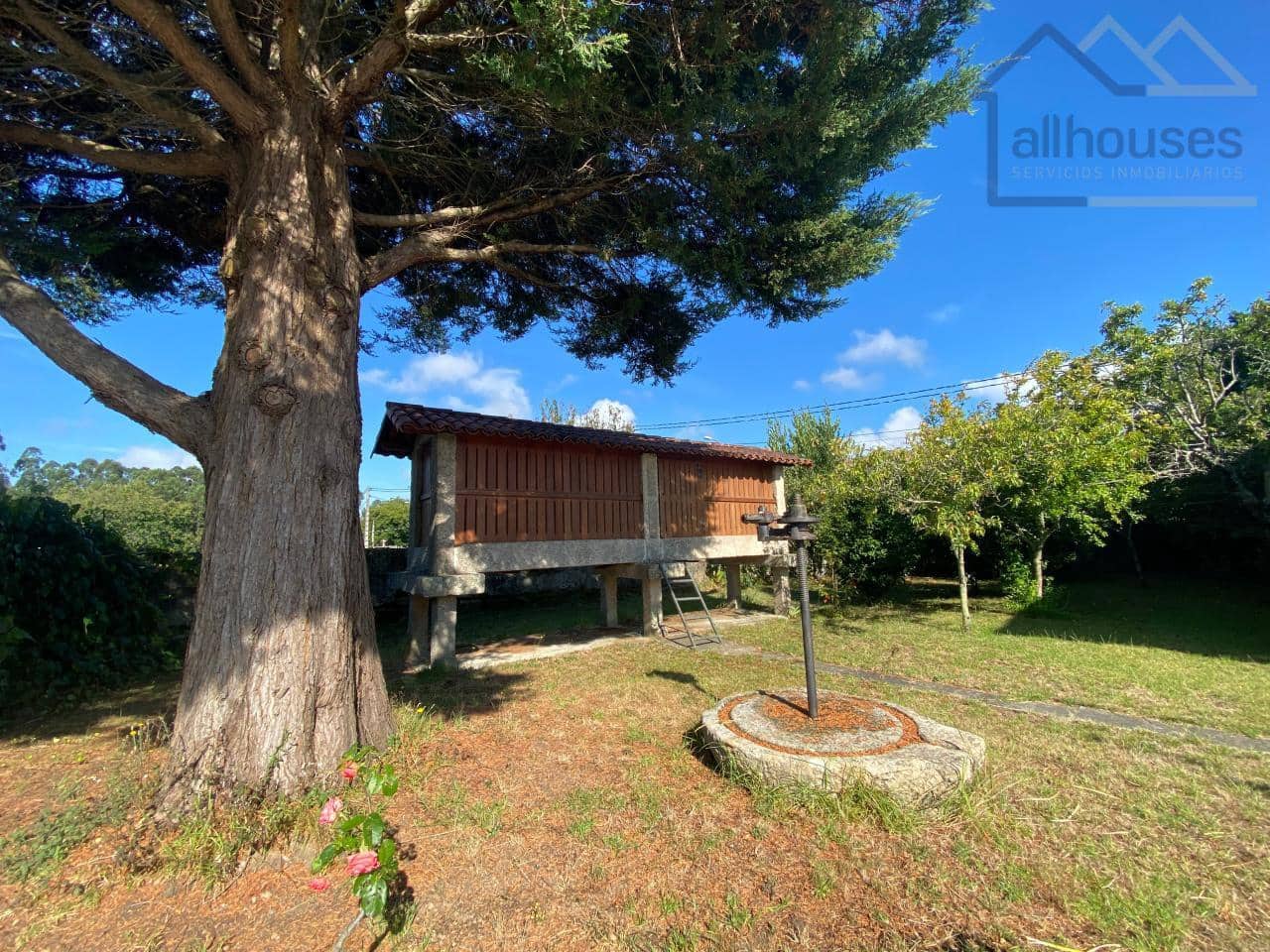 4 bedroom Townhouse for sale in Tui with garage - € 360,000 (Ref: 9417270)