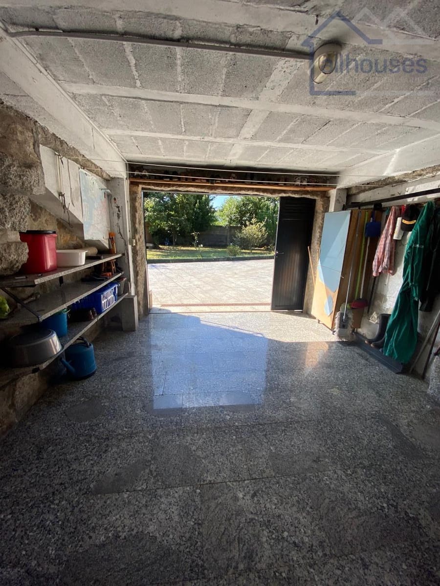 4 bedroom Townhouse for sale in Tui with garage - € 360,000 (Ref: 9417270)