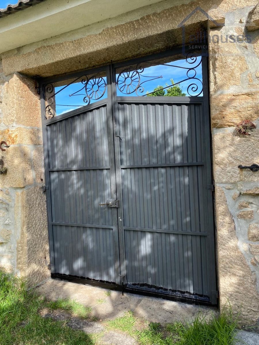 4 bedroom Townhouse for sale in Tui with garage - € 360,000 (Ref: 9417270)