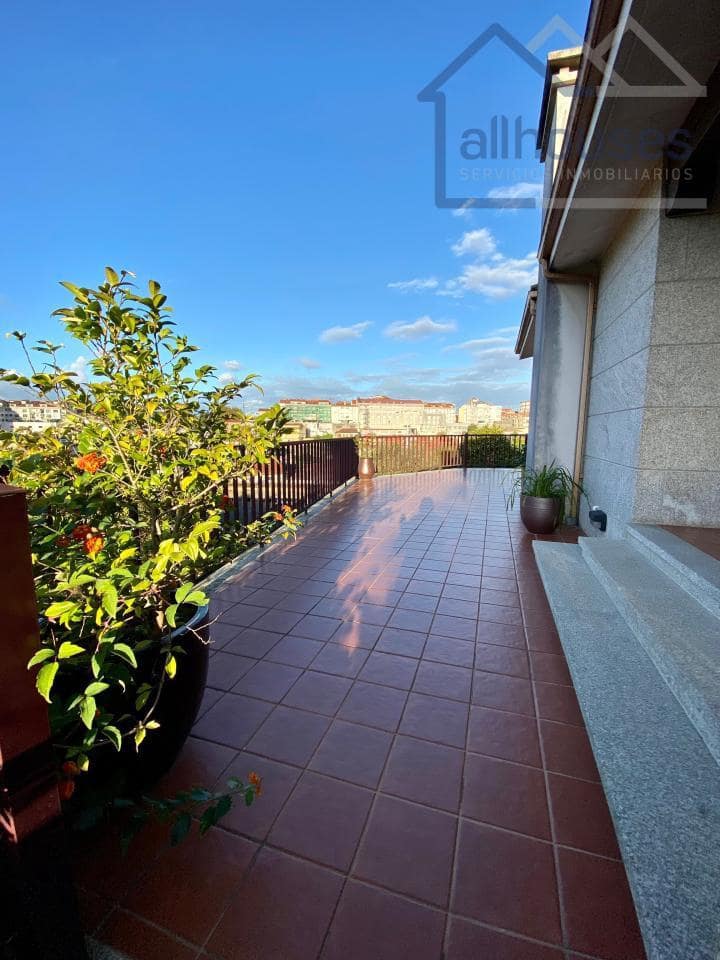 4 bedroom Townhouse for sale in Tui with garage - € 415,000 (Ref: 9417271)