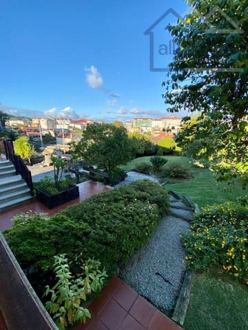 4 bedroom Townhouse for sale in Tui with garage - € 415,000 (Ref: 9417271)