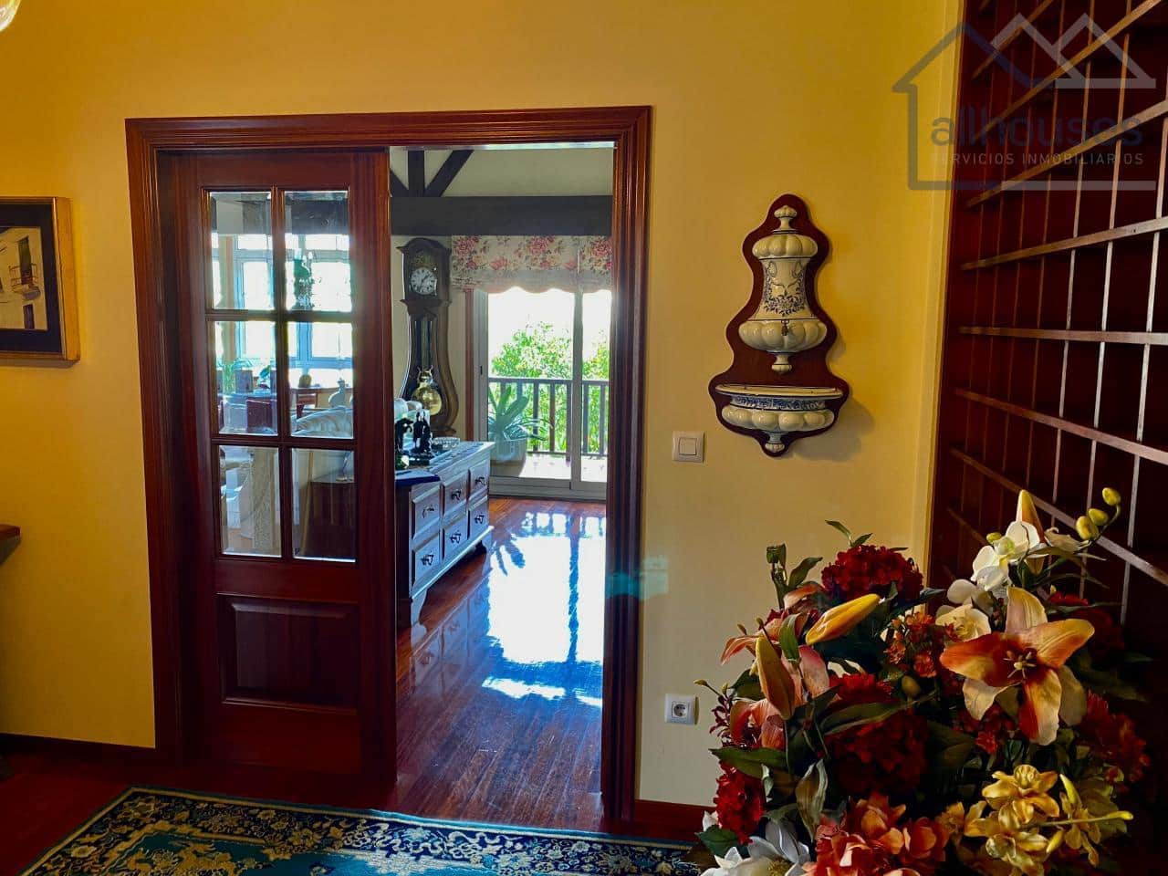 4 bedroom Townhouse for sale in Tui with garage - € 415,000 (Ref: 9417271)