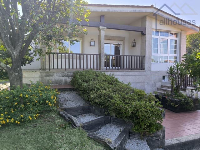 4 bedroom Townhouse for sale in Tui with garage - € 415,000 (Ref: 9417271)