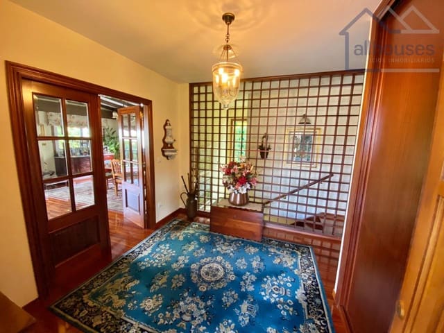 4 bedroom Townhouse for sale in Tui with garage - € 415,000 (Ref: 9417271)