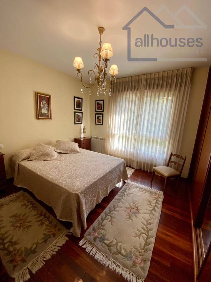 4 bedroom Townhouse for sale in Tui with garage - € 415,000 (Ref: 9417271)