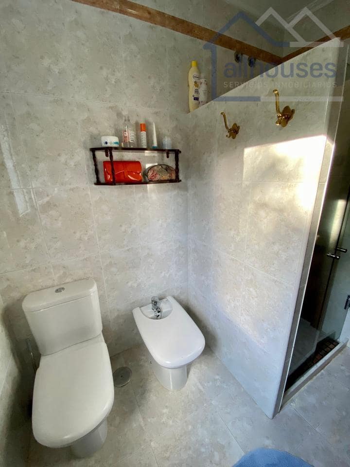 4 bedroom Townhouse for sale in Tui with garage - € 415,000 (Ref: 9417271)