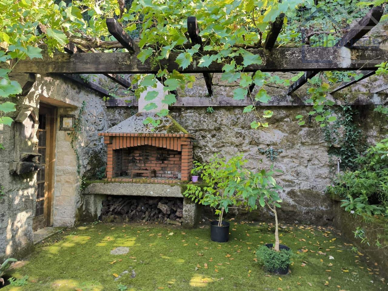 4 bedroom Townhouse for sale in Tui with garage - € 415,000 (Ref: 9417271)