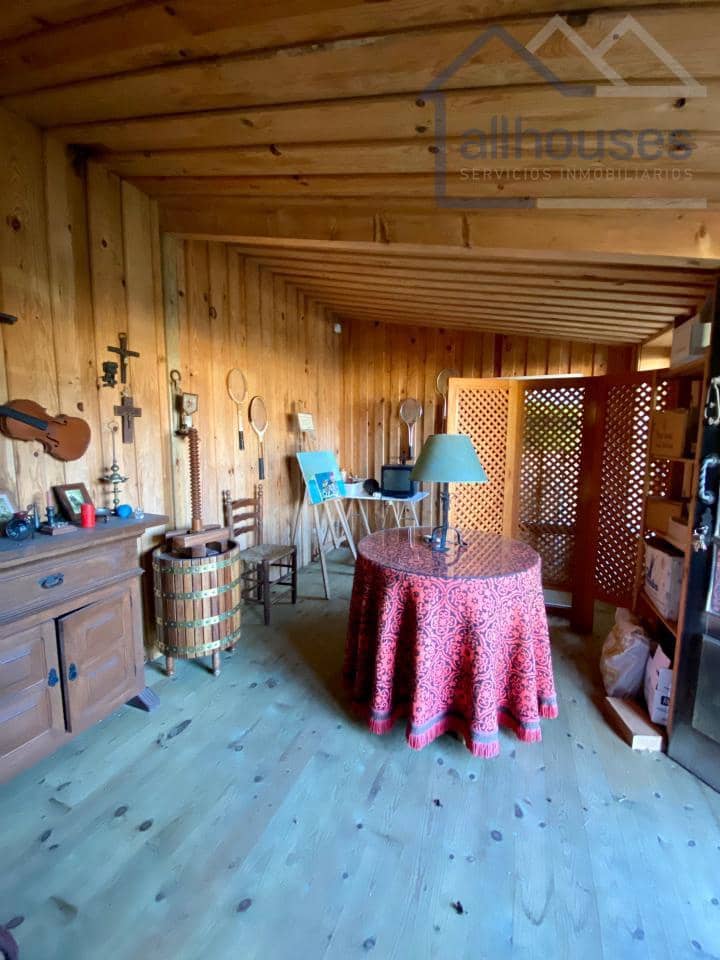 4 bedroom Townhouse for sale in Tui with garage - € 415,000 (Ref: 9417271)