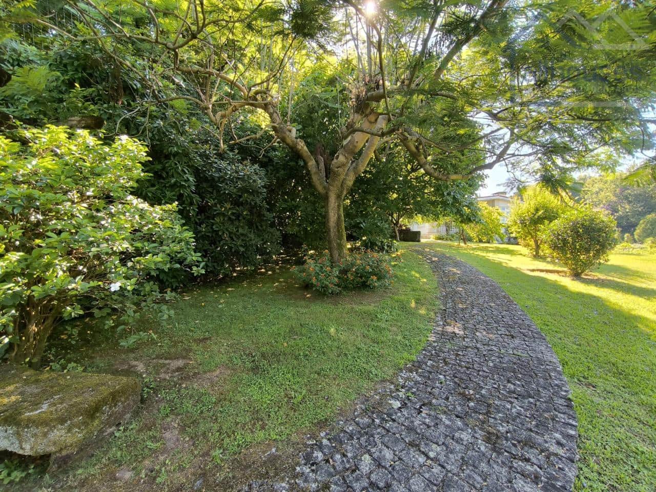 4 bedroom Townhouse for sale in Tui with garage - € 415,000 (Ref: 9417271)