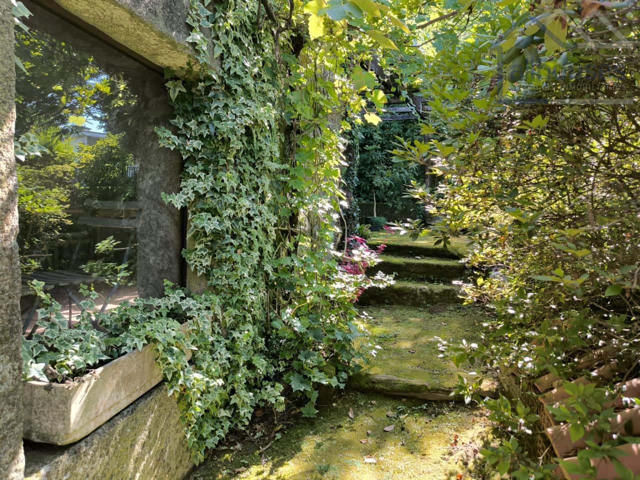 4 bedroom Townhouse for sale in Tui with garage - € 415,000 (Ref: 9417271)