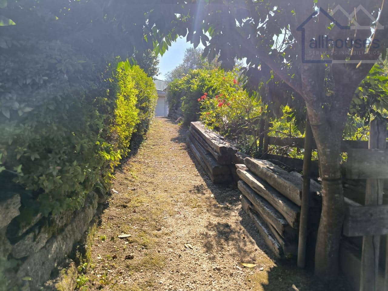 4 bedroom Townhouse for sale in Tui with garage - € 415,000 (Ref: 9417271)