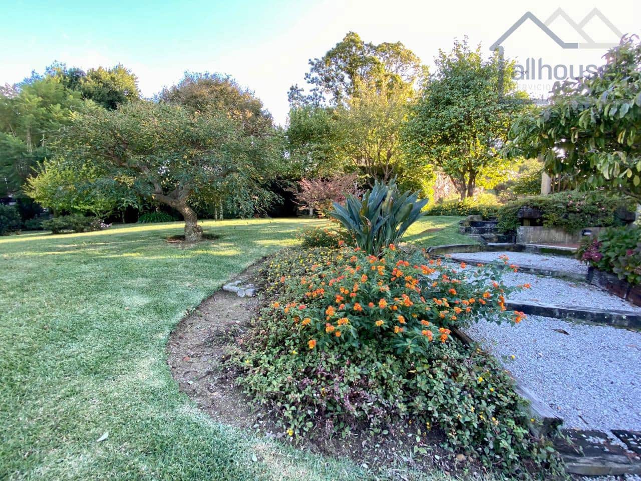 4 bedroom Townhouse for sale in Tui with garage - € 415,000 (Ref: 9417271)