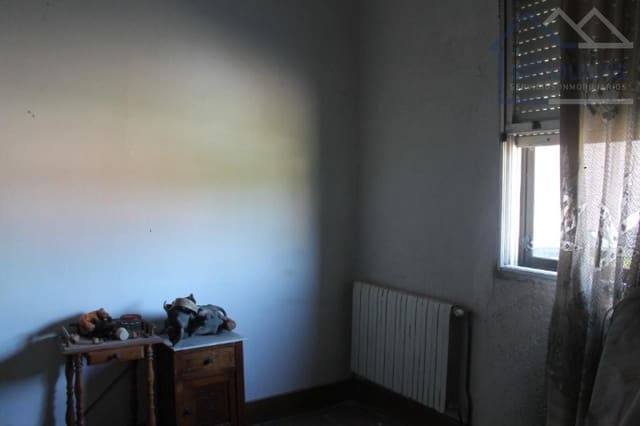 6 bedroom Townhouse for sale in O Rosal - € 125,000 (Ref: 9417275)