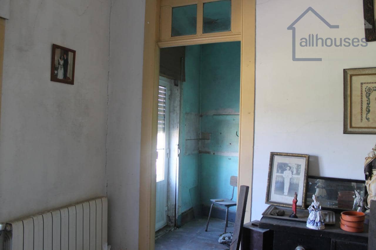 6 bedroom Townhouse for sale in O Rosal - € 125,000 (Ref: 9417275)