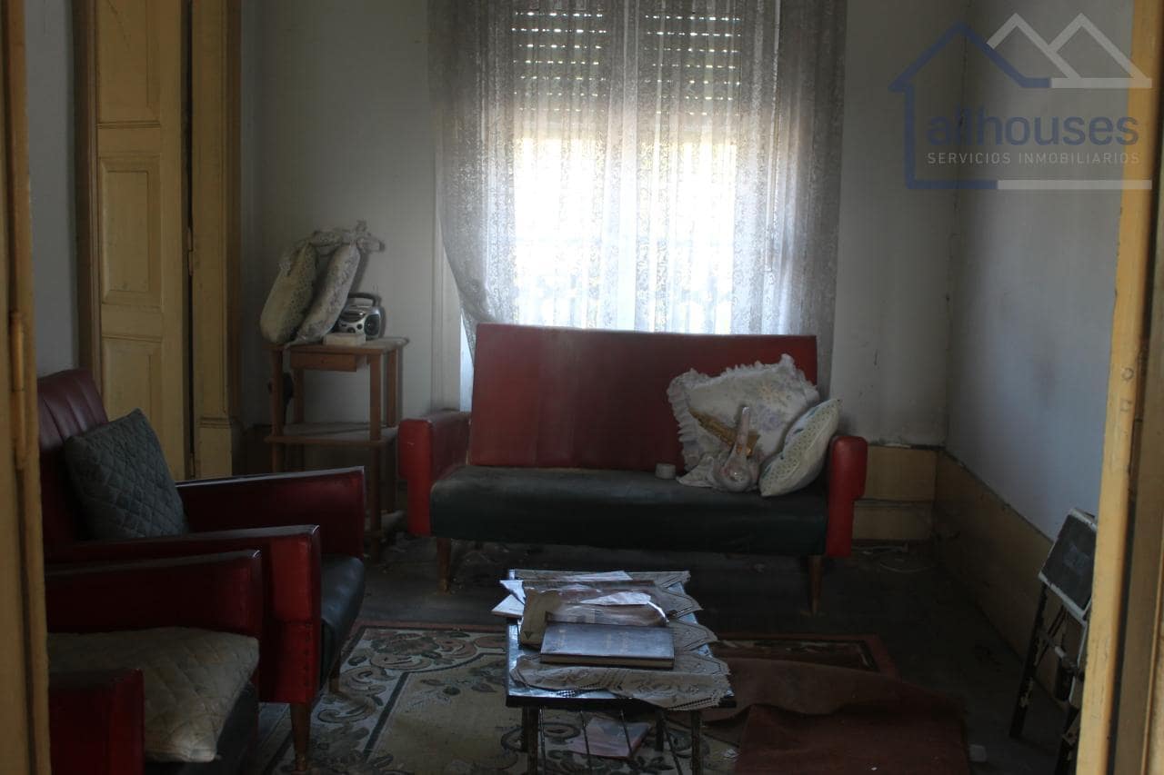 6 bedroom Townhouse for sale in O Rosal - € 125,000 (Ref: 9417275)