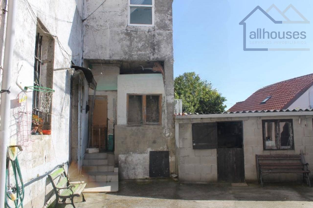 6 bedroom Townhouse for sale in O Rosal - € 125,000 (Ref: 9417275)