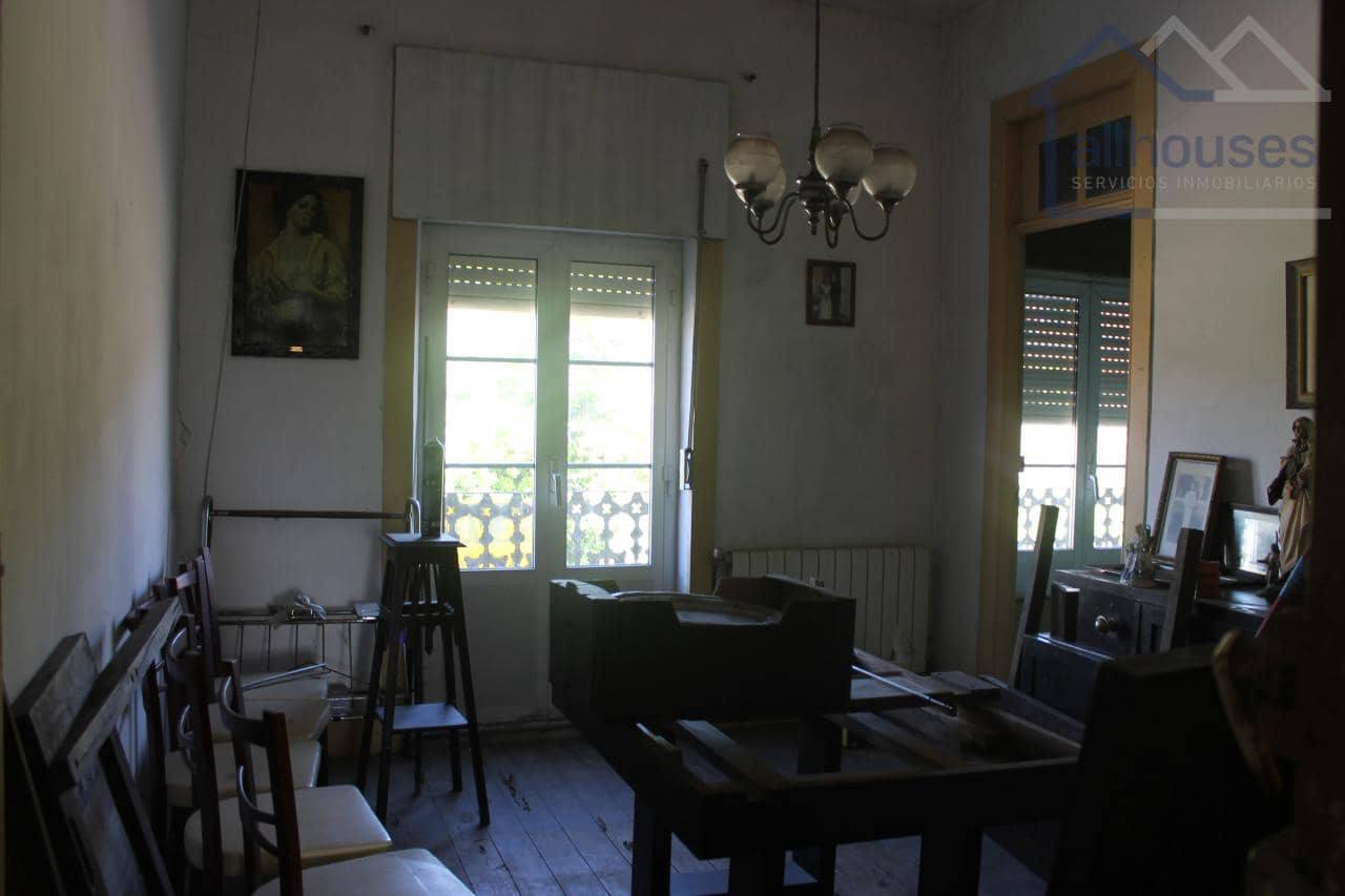 6 bedroom Townhouse for sale in O Rosal - € 125,000 (Ref: 9417275)