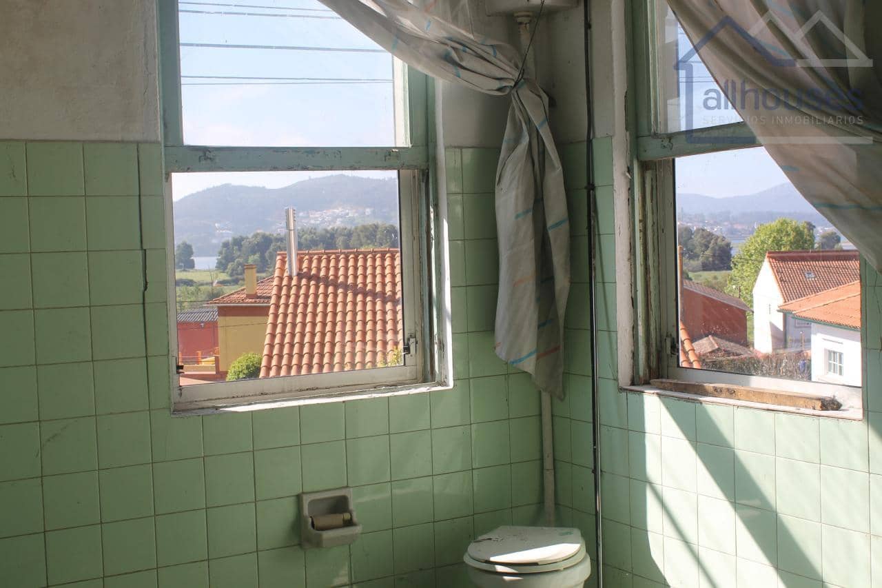 6 bedroom Townhouse for sale in O Rosal - € 125,000 (Ref: 9417275)