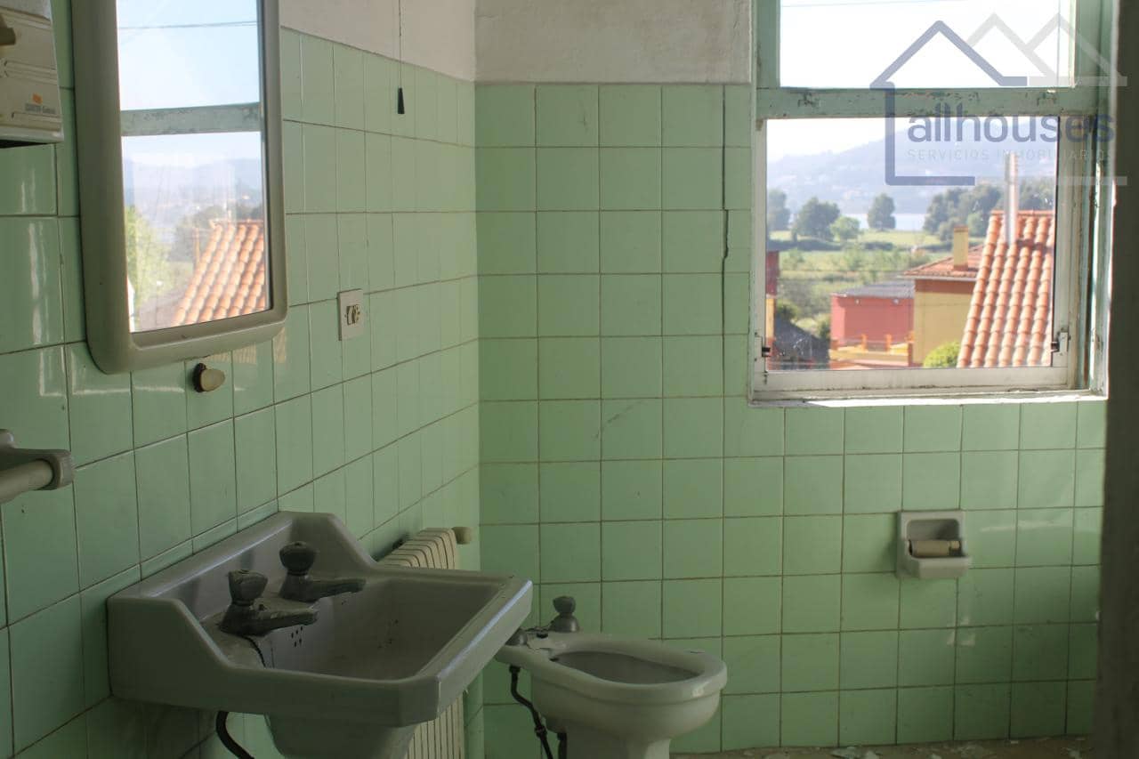 6 bedroom Townhouse for sale in O Rosal - € 125,000 (Ref: 9417275)