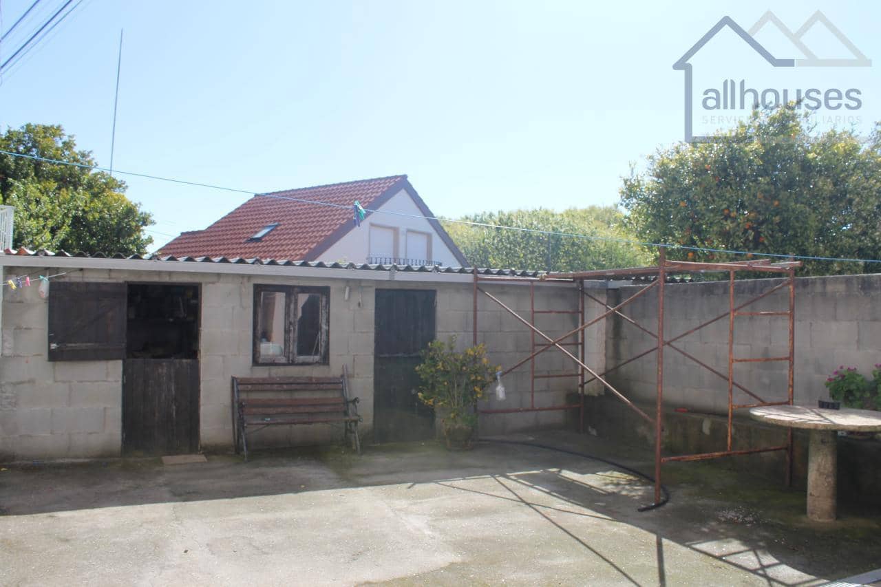 6 bedroom Townhouse for sale in O Rosal - € 125,000 (Ref: 9417275)