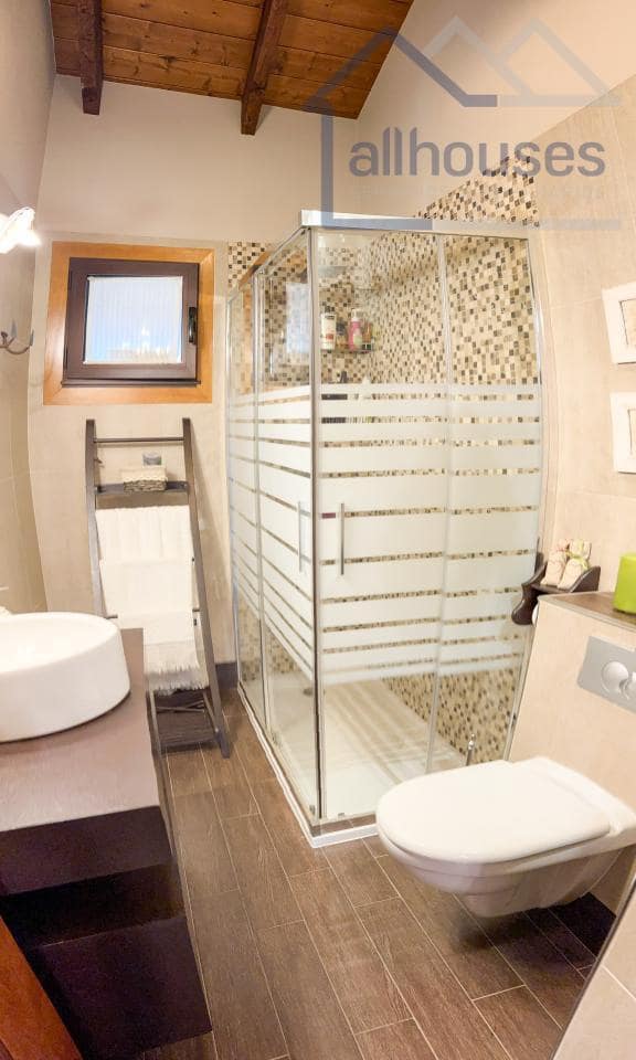 Chalet de 4 habitaciones en Mondariz-Balneario en venta con piscina garaje - 450.000 € (Ref: 9417277)