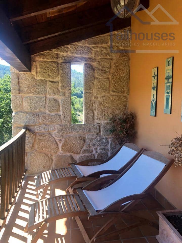 Chalet de 4 habitaciones en Mondariz-Balneario en venta con piscina garaje - 450.000 € (Ref: 9417277)