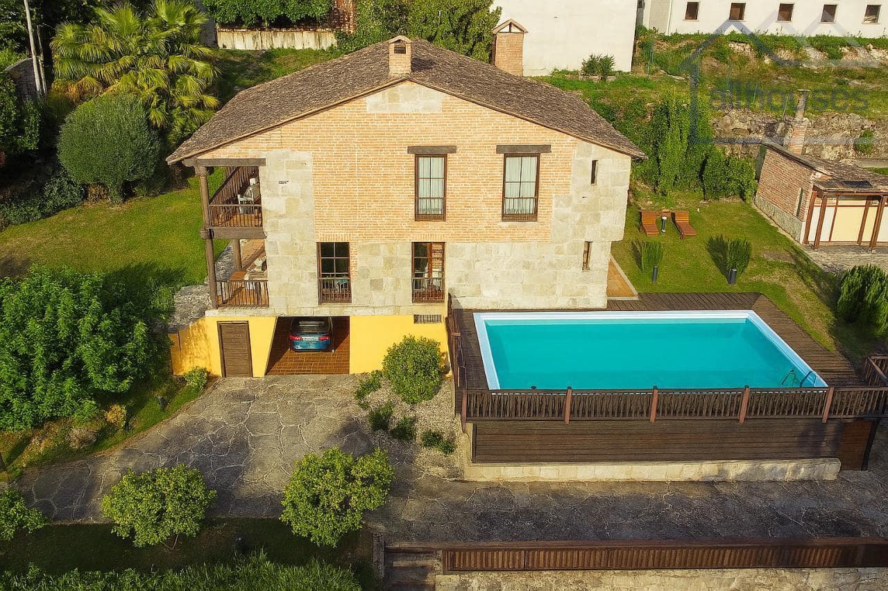 Chalet de 4 habitaciones en Mondariz-Balneario en venta con piscina garaje - 450.000 € (Ref: 9417277)