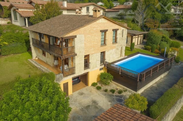 Chalet de 4 habitaciones en Mondariz-Balneario en venta con piscina garaje - 450.000 € (Ref: 9417277)