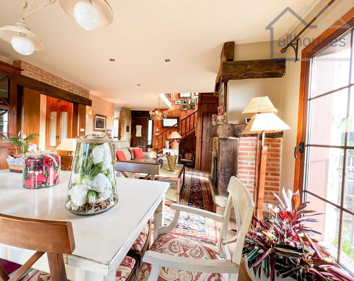 Chalet de 4 habitaciones en Mondariz-Balneario en venta con piscina garaje - 450.000 € (Ref: 9417277)