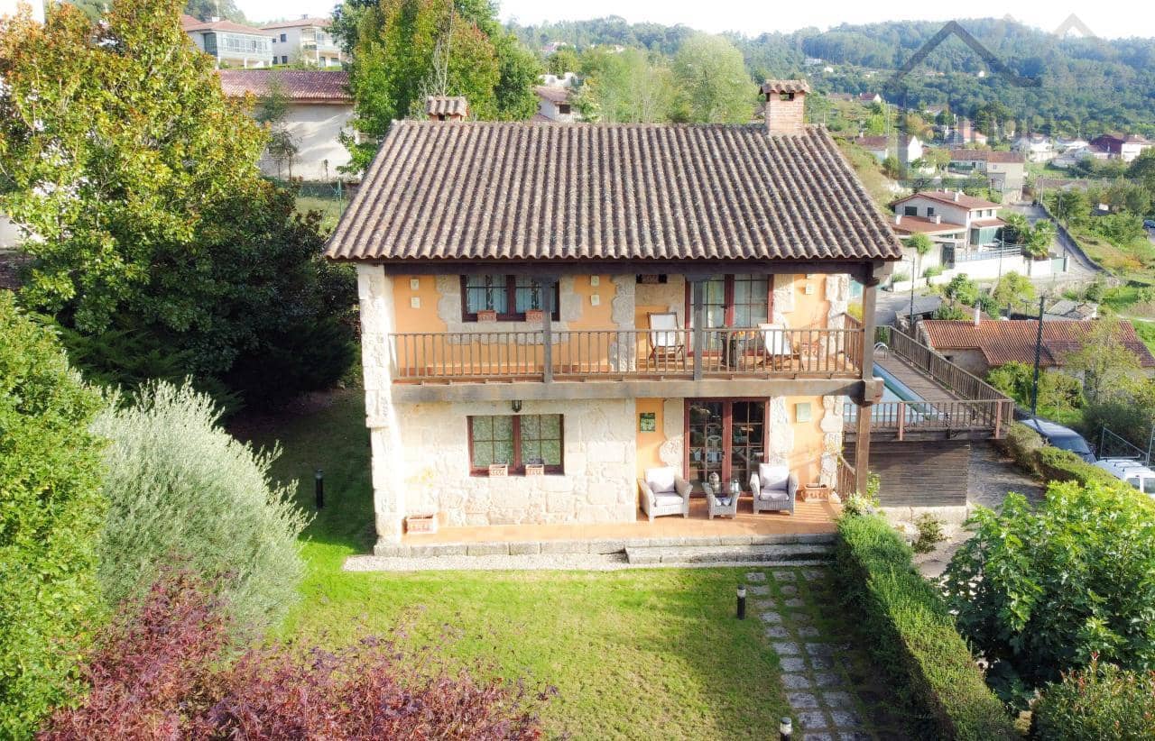 Chalet de 4 habitaciones en Mondariz-Balneario en venta con piscina garaje - 450.000 € (Ref: 9417277)