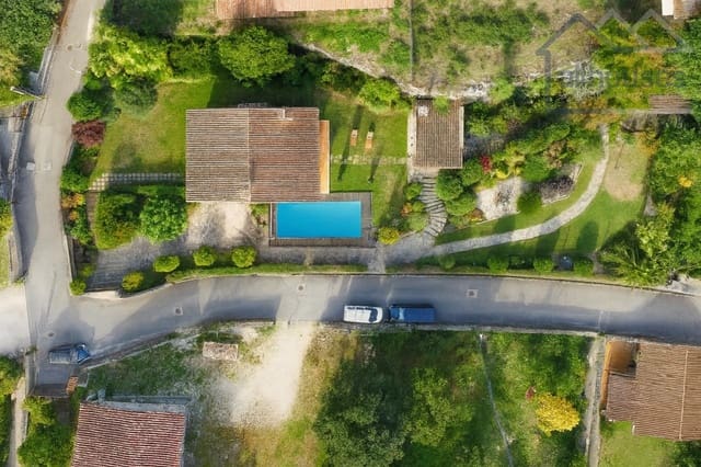 Chalet de 4 habitaciones en Mondariz-Balneario en venta con piscina garaje - 450.000 € (Ref: 9417277)