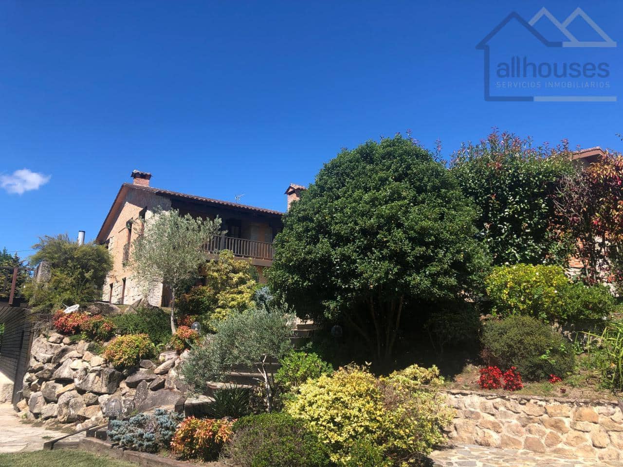 Chalet de 4 habitaciones en Mondariz-Balneario en venta con piscina garaje - 450.000 € (Ref: 9417277)