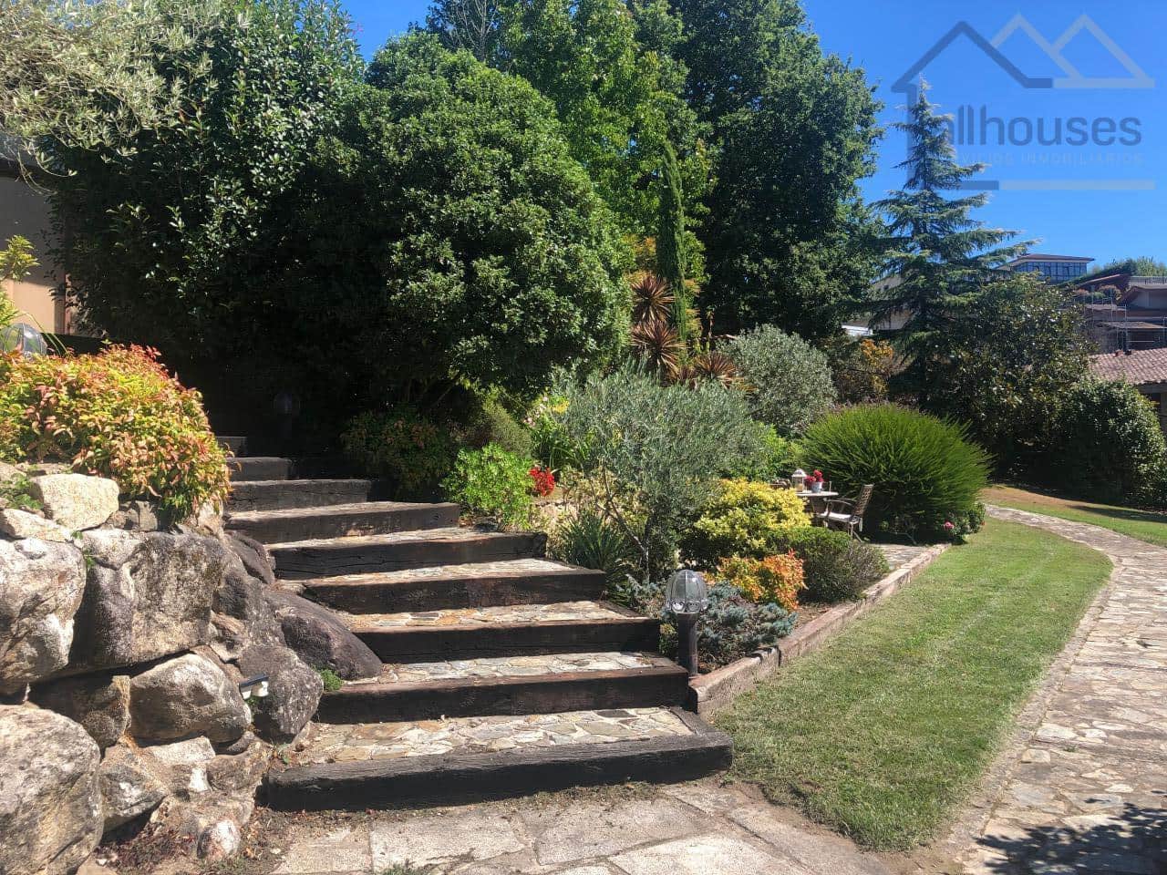 Chalet de 4 habitaciones en Mondariz-Balneario en venta con piscina garaje - 450.000 € (Ref: 9417277)