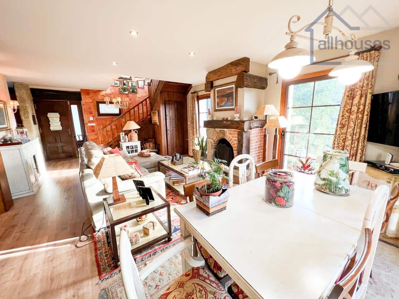 Chalet de 4 habitaciones en Mondariz-Balneario en venta con piscina garaje - 450.000 € (Ref: 9417277)