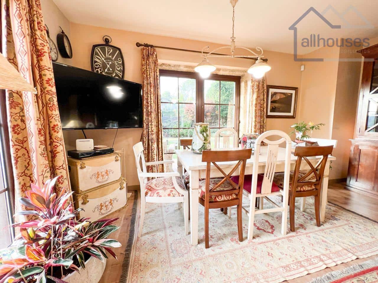 Chalet de 4 habitaciones en Mondariz-Balneario en venta con piscina garaje - 450.000 € (Ref: 9417277)