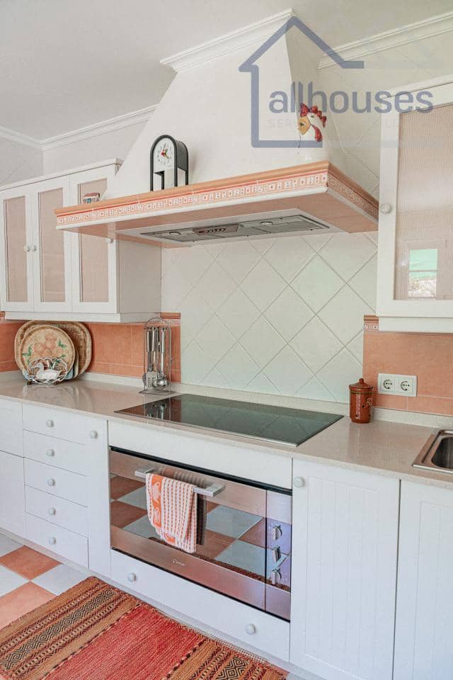 5 bedroom Villa for sale in Baiona with pool garage - € 998,000 (Ref: 9417278)