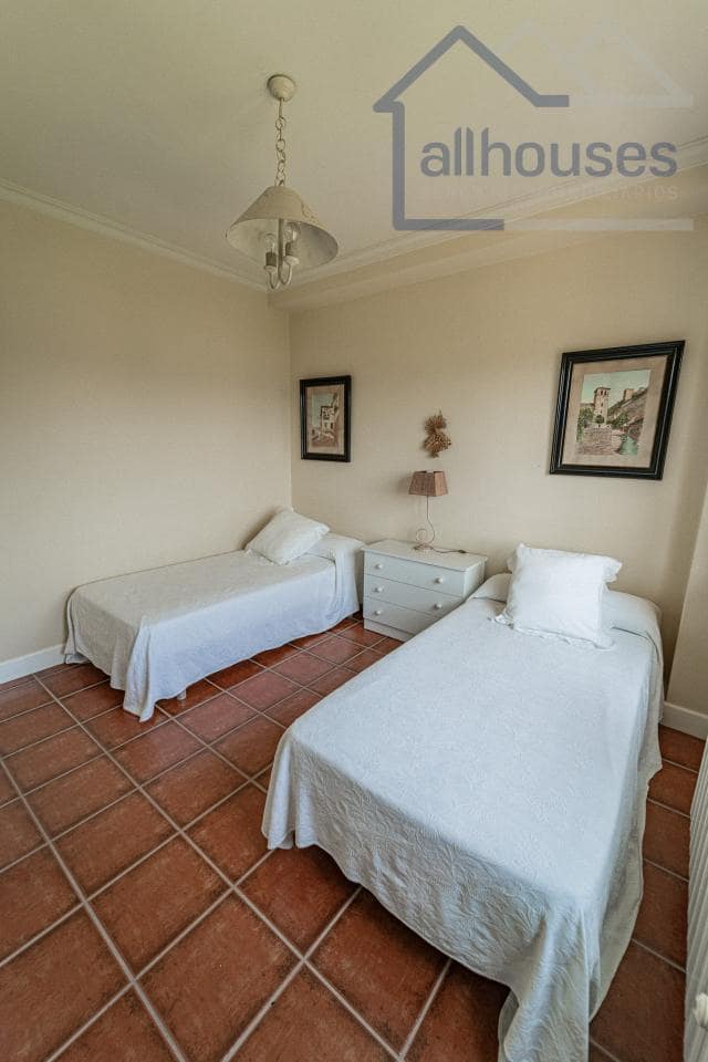 5 bedroom Villa for sale in Baiona with pool garage - € 998,000 (Ref: 9417278)