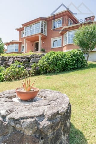 5 bedroom Villa for sale in Baiona with pool garage - € 998,000 (Ref: 9417278)