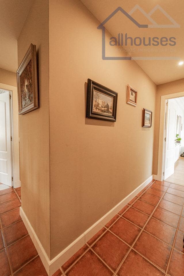 5 bedroom Villa for sale in Baiona with pool garage - € 998,000 (Ref: 9417278)