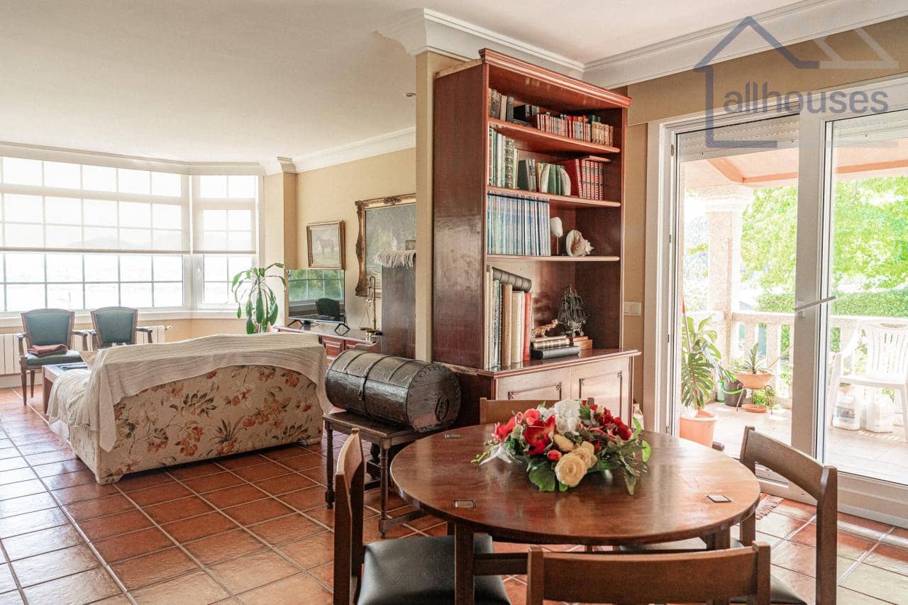 5 bedroom Villa for sale in Baiona with pool garage - € 998,000 (Ref: 9417278)