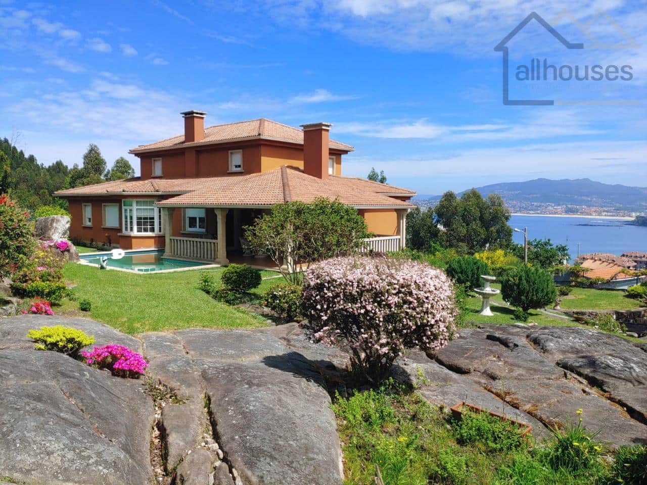 5 bedroom Villa for sale in Baiona with pool garage - € 998,000 (Ref: 9417278)