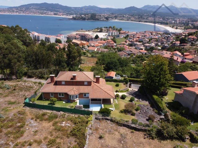 5 bedroom Villa for sale in Baiona with pool garage - € 998,000 (Ref: 9417278)