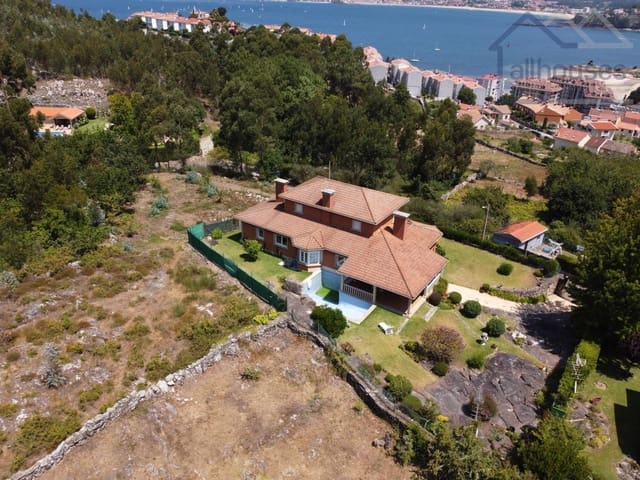 5 bedroom Villa for sale in Baiona with pool garage - € 998,000 (Ref: 9417278)
