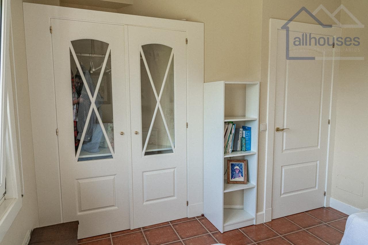 5 bedroom Villa for sale in Baiona with pool garage - € 998,000 (Ref: 9417278)