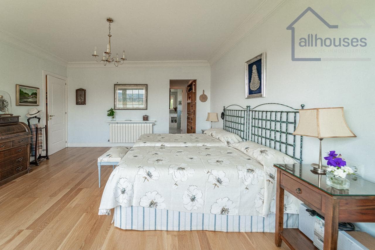 5 bedroom Villa for sale in Baiona with pool garage - € 998,000 (Ref: 9417278)