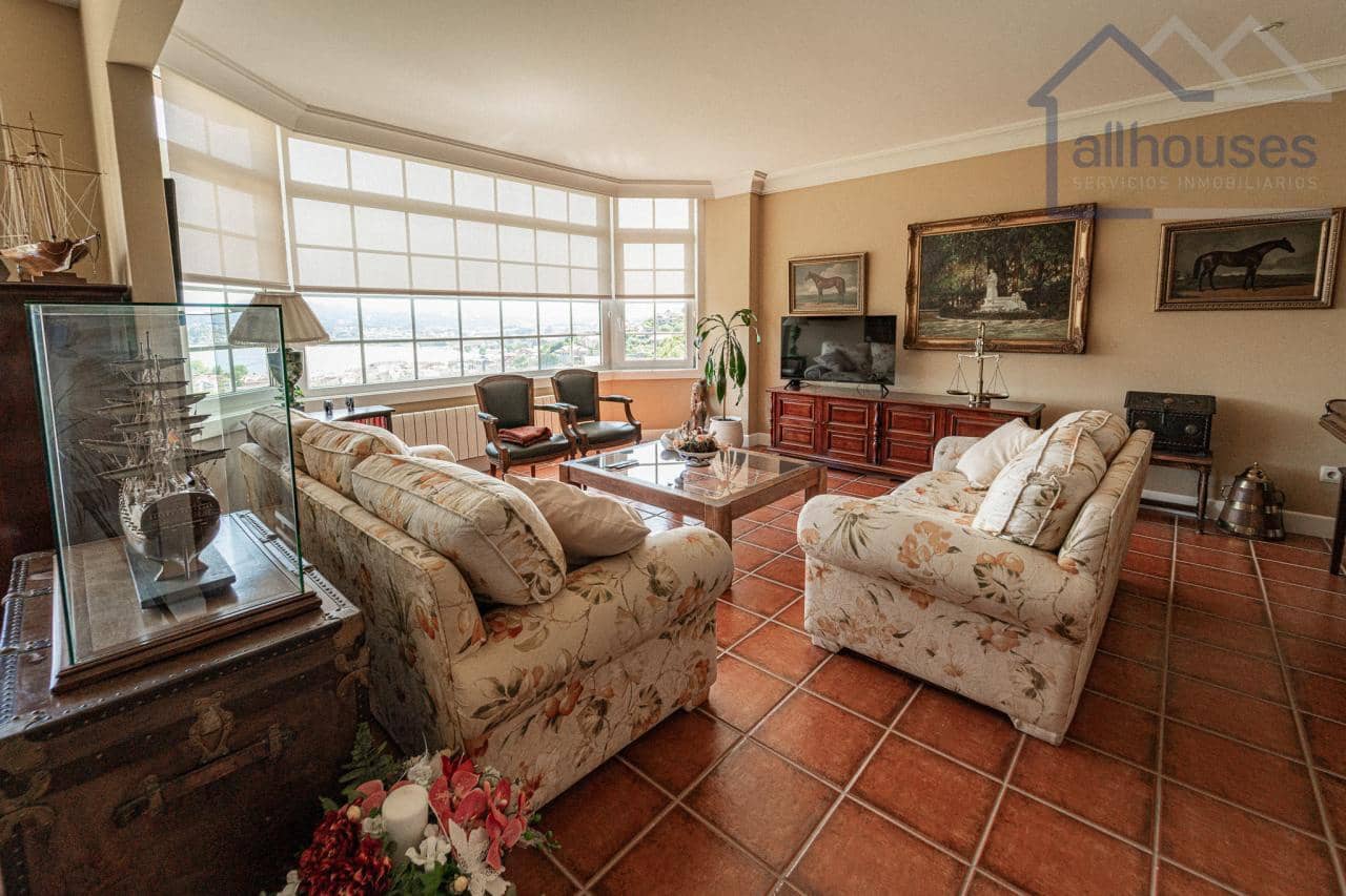 5 bedroom Villa for sale in Baiona with pool garage - € 998,000 (Ref: 9417278)