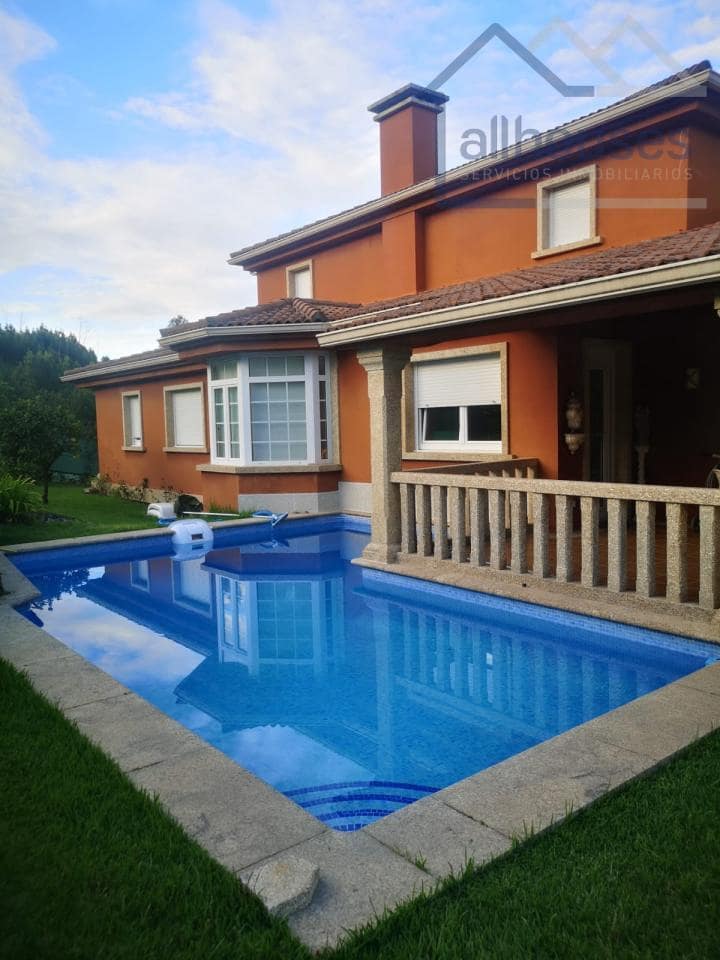 5 bedroom Villa for sale in Baiona with pool garage - € 998,000 (Ref: 9417278)